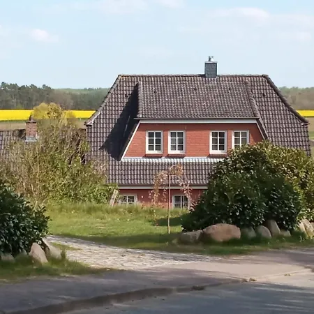 Nahe Der Ostsee Bei Luebeck * Lauen